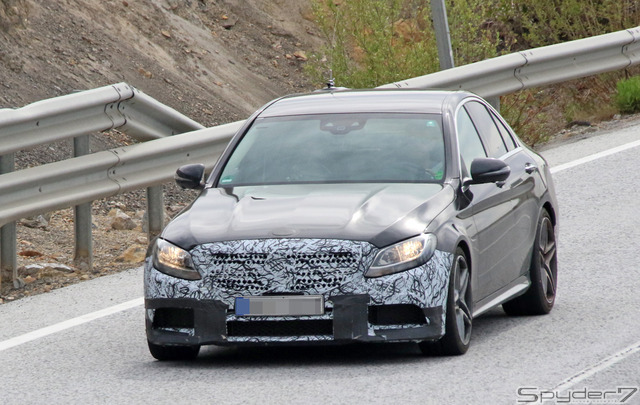 メルセデス AMG C63 セダン　スクープ写真