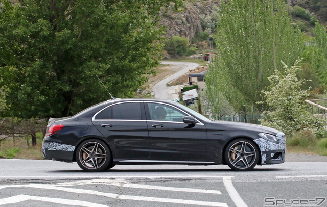 メルセデス AMG C63 セダン　スクープ写真