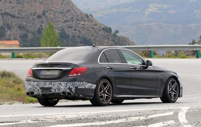 メルセデス AMG C63 セダン　スクープ写真