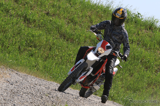 原付2種免許で乗ることができる SMW RS125R。