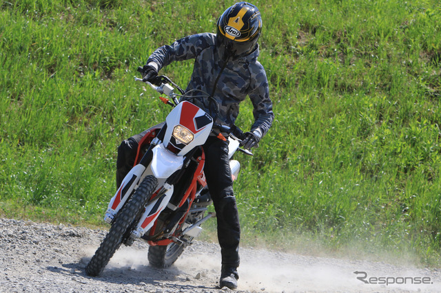 原付2種免許で乗ることができる SMW RS125R。