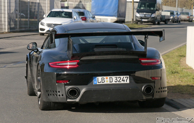 ポルシェ 911 GT2 RS  スクープ写真