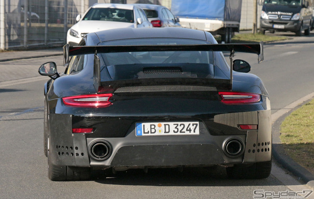 ポルシェ 911 GT2 RS  スクープ写真