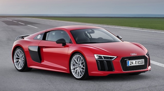 新型 アウディ R8 V10プラス