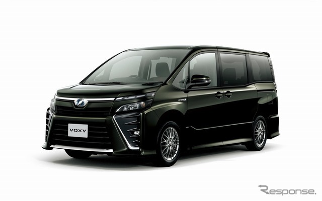 トヨタ ヴォクシー ZS（ハイブリッド車）