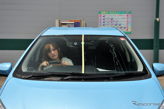 ガラコブレイヴを施工していない運転席側は視界がイマイチ