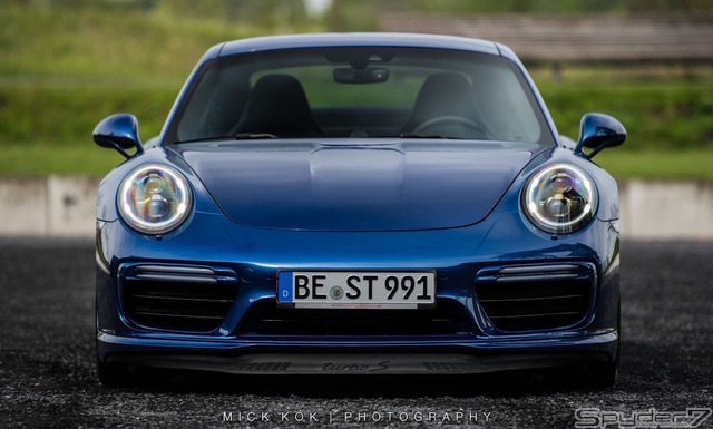 ポルシェ　911 ターボS BLUE ARROW