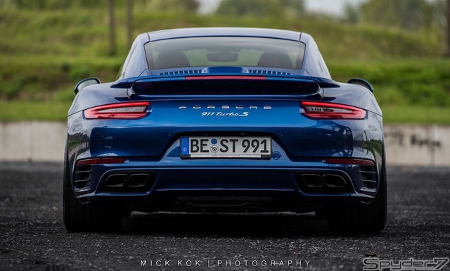 ポルシェ　911 ターボS BLUE ARROW