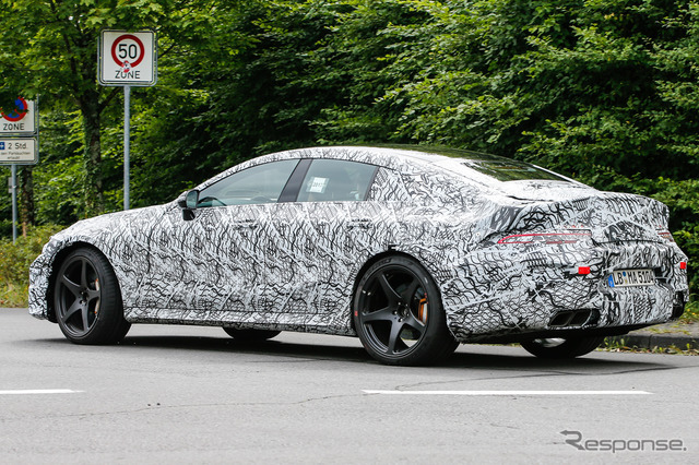 メルセデス AMG GT 4ドア スクープ写真