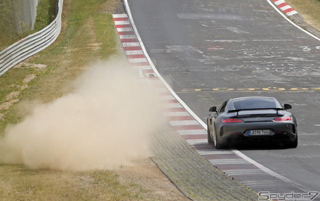 メルセデス AMG GT4 ブラックシリーズ スクープ写真