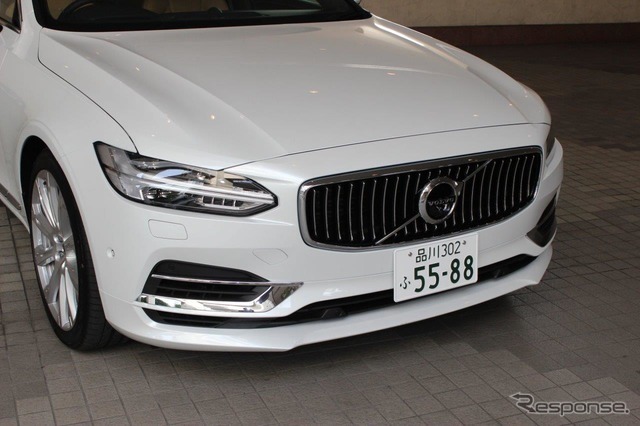 ボルボ V90 T8 インスクリプション