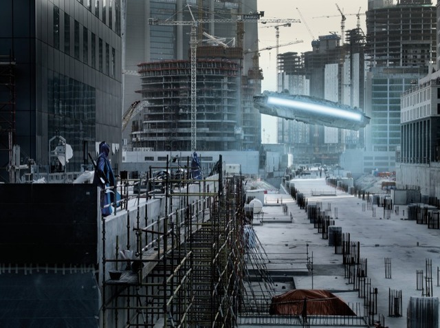 Dark Lens, The Falcon’s Flight, Dubai, 2009 &copy; Cédric Delsaux