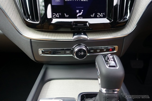 ボルボ XC60 T5 Inscription