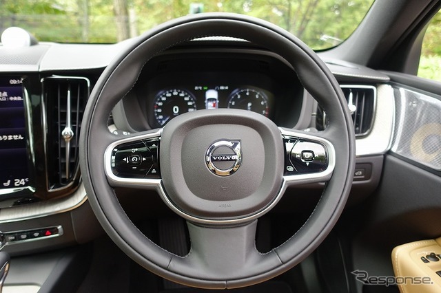 ボルボ XC60 T5 Inscription