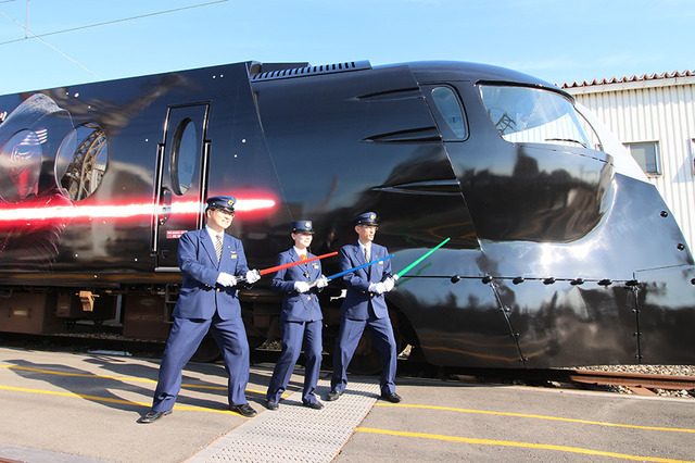 南海電鉄特急ラピート特別仕様車「スター・ウォーズ／フォースの覚醒」号