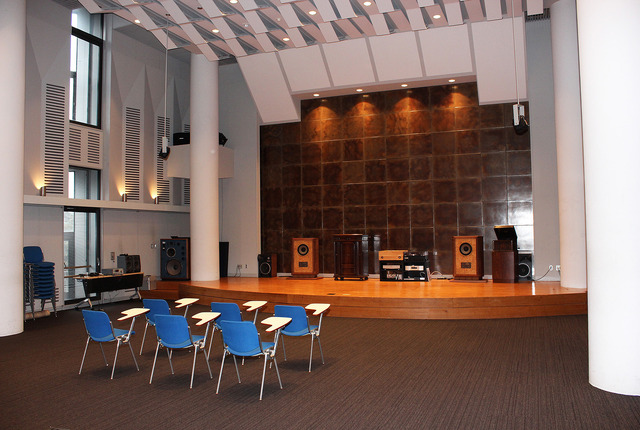 株式会社オーディオテクニカフクイの『音響ホール』。