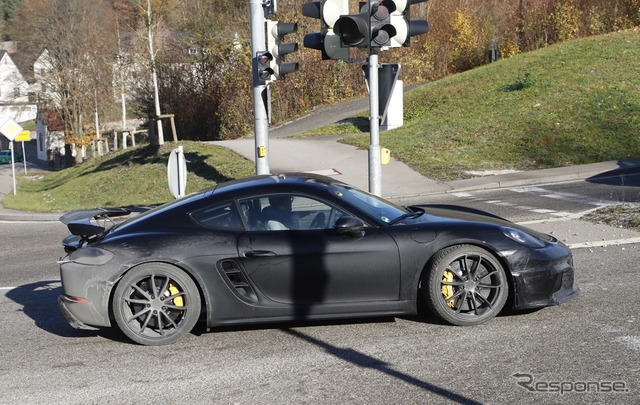 ポルシェ 718ケイマン GT4 スクープ写真