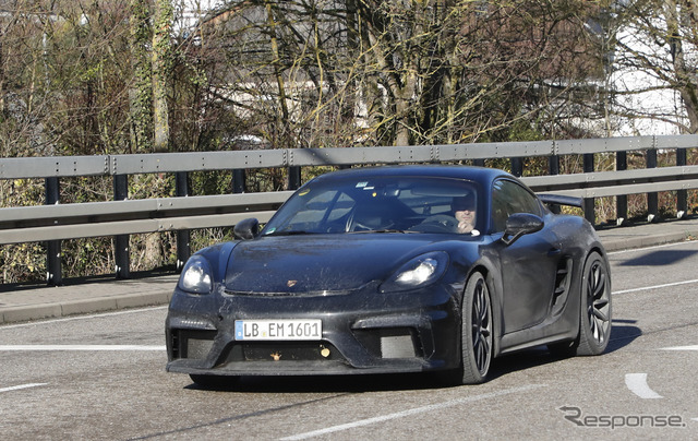 ポルシェ 718ケイマン GT4 スクープ写真