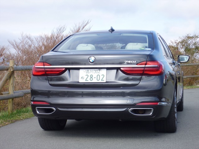 BMW 740i