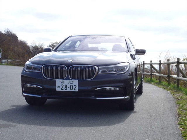 BMW 740i