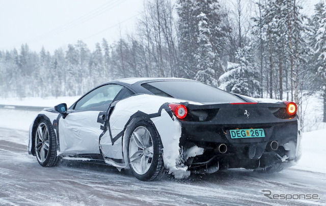 フェラーリ 488GTB 高性能モデルのテスト車両 スクープ写真