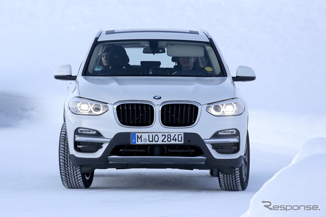 BMW X3のEVモデル「iX3」スクープ写真