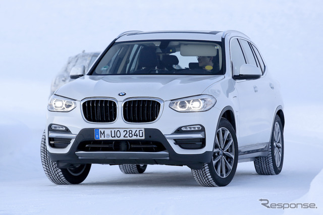 BMW X3のEVモデル「iX3」スクープ写真