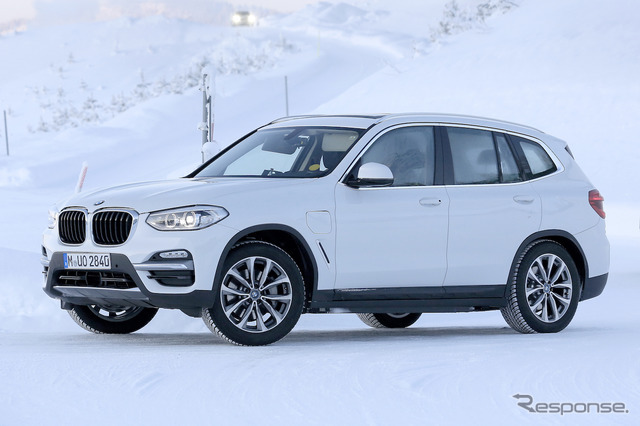 BMW X3のEVモデル「iX3」スクープ写真