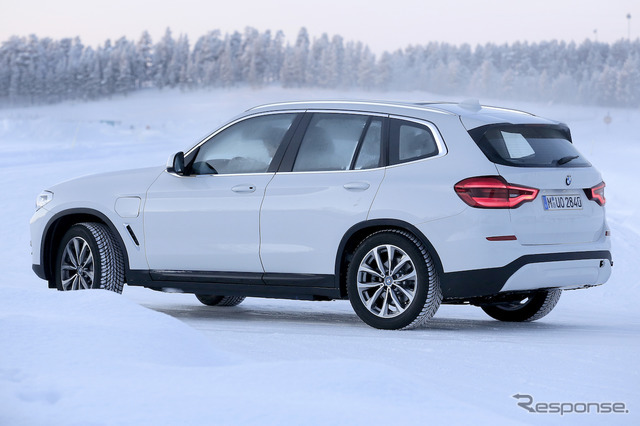 BMW X3のEVモデル「iX3」スクープ写真