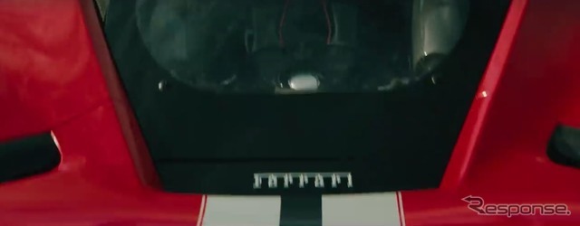 フェラーリ 488 の高性能モデルのティザーイメージ