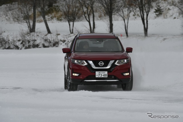 日産氷上・雪上試乗会