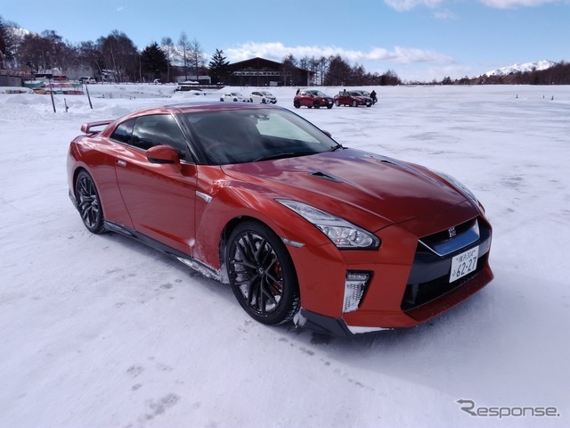 日産氷上・雪上試乗会