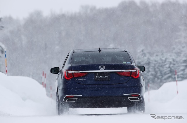 ホンダ レジェンド 新型（マイナーチェンジモデル）で豪雪の鷹栖試験場を走った