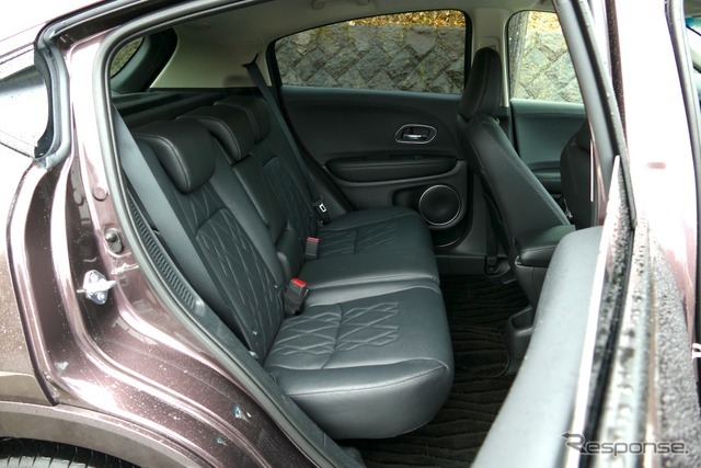 ホンダ ヴェゼル HYBRID Z Honda SENSING 4WD