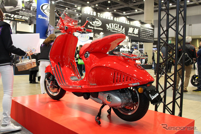 Vespa 946（RED）（東京モーターサイクルショー2018）