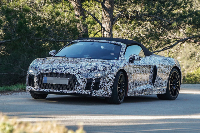 アウディR8 V10 スパイダー スクープ写真