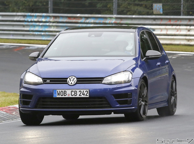 VW ゴルフ R420 のテスト車両（参考画像）