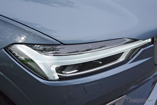 ボルボ XC60 D4 AWD Inscription