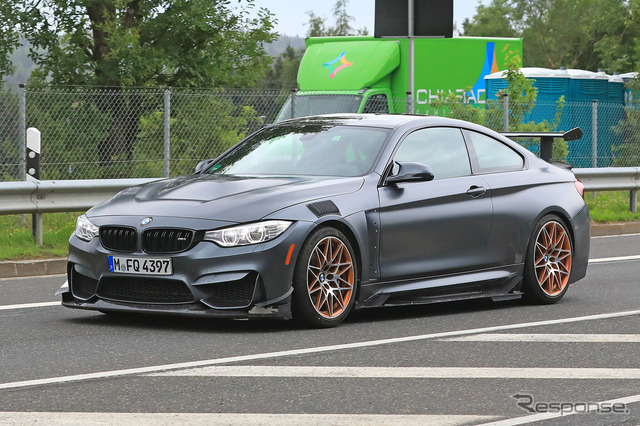 BMW M4 CSL プロトタイプスクープ写真