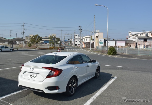 シビックセダン。福島・浪江町にて。