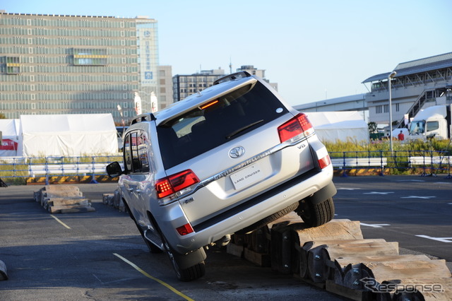 トヨタ・ランドクルーザー200（オフロード同乗試乗体験、東京モーターフェス2018）