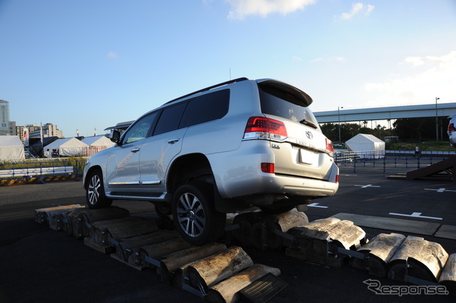 トヨタ・ランドクルーザー200（オフロード同乗試乗体験、東京モーターフェス2018）