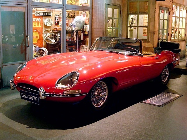 ジャガーEタイプ ロードスター（1967年式）