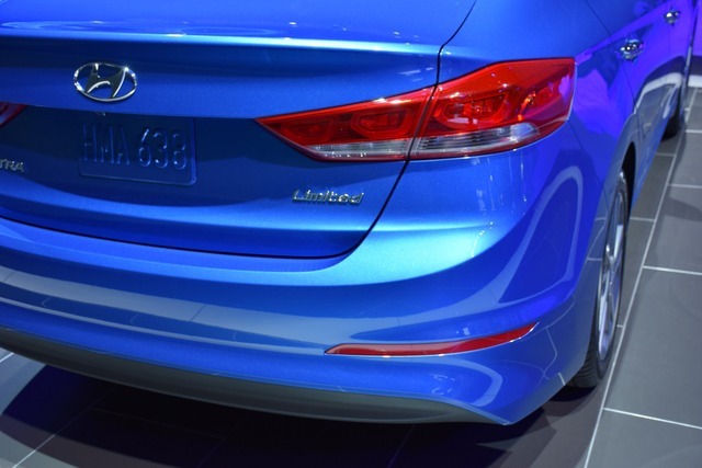 ヒュンダイ エラントラ 新型（ロサンゼルスモーターショー15）