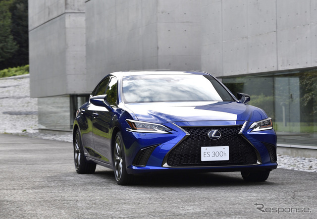 レクサス ES 新型（ES300h F SPORT）