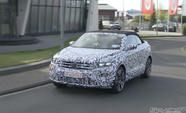 【動画】実車が走った！VW初のSUVオープン、「T-Rocカブリオレ」