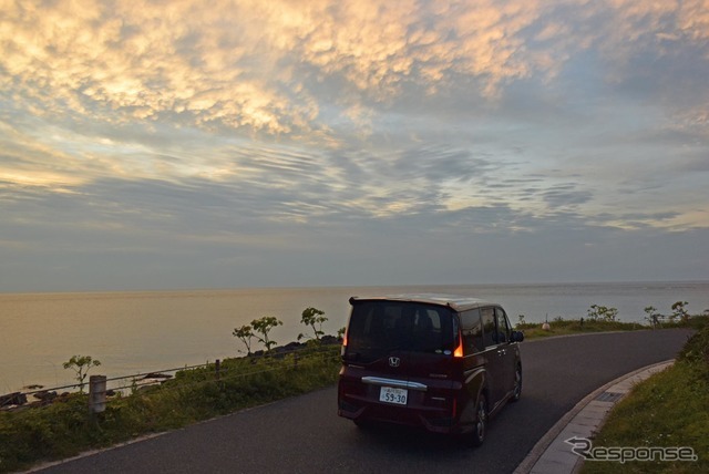 山口県の角島にて。