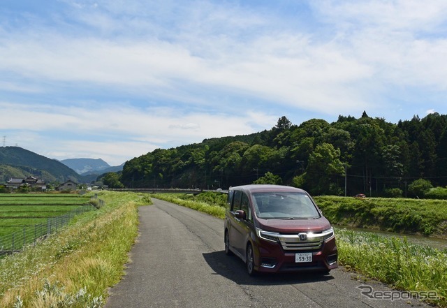 ステップワゴン スパーダ ハイブリッドG・EX ホンダセンシング。福岡・田川にて。