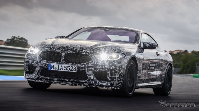 BMW M8 クーペ 新型のプロトタイプ