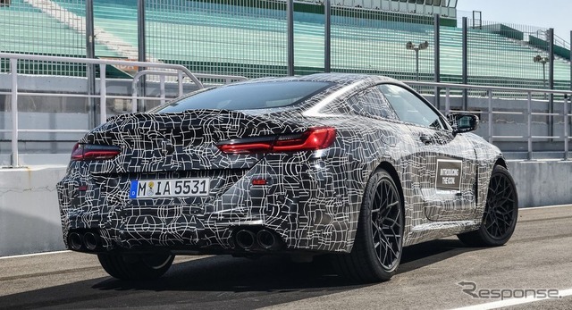 BMW M8 クーペ 新型のプロトタイプ